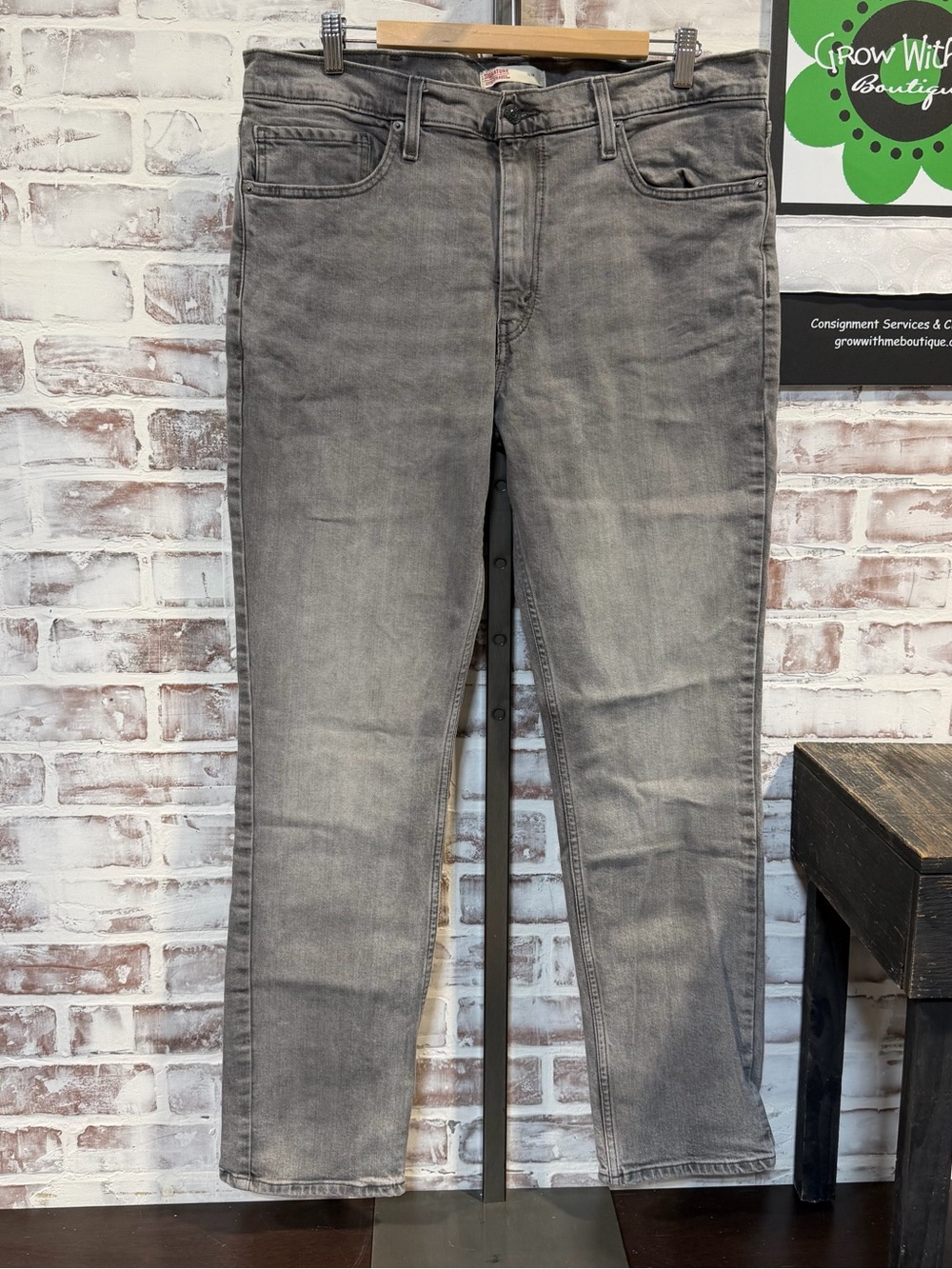 Signature by Levi Strauss Men's Grey Straight Jeans